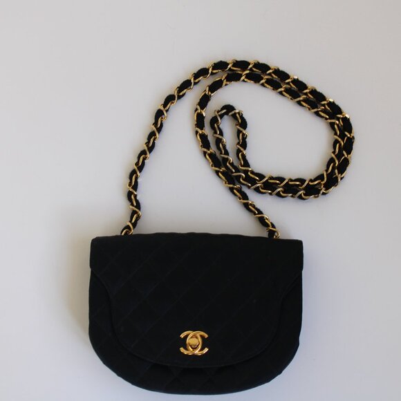 Chanel 1988 Vintage Black Satin Single Flap Bag - Picture 3 of 8